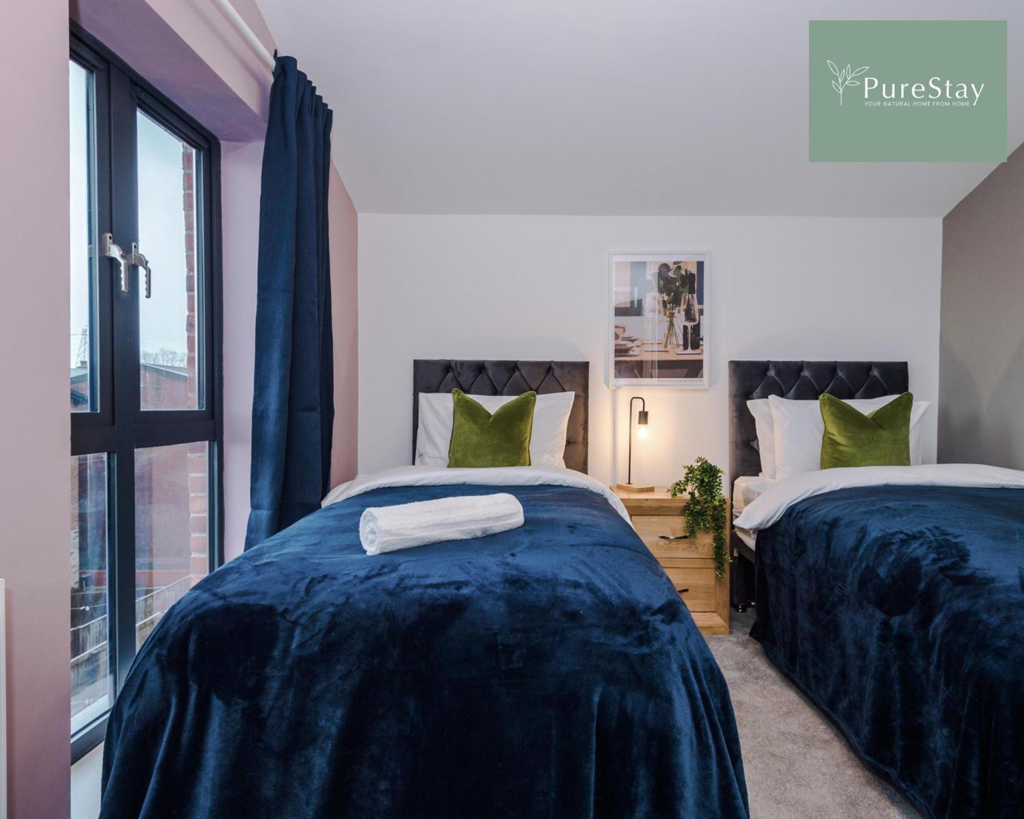 Stunning Five Bedroom Manchester House With Free Parking By Purestay Short Lets & Serviced Accommodation ภายนอก รูปภาพ