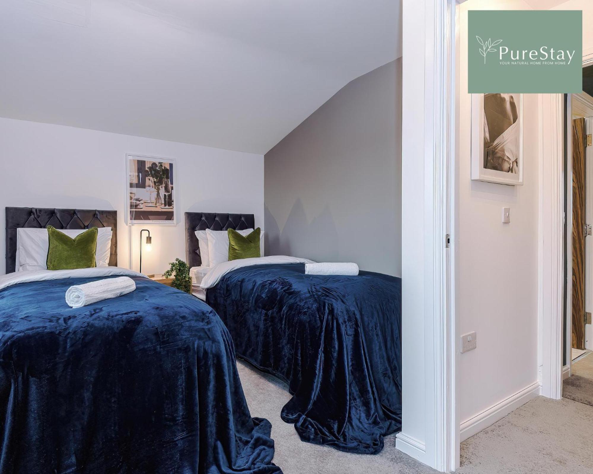 Stunning Five Bedroom Manchester House With Free Parking By Purestay Short Lets & Serviced Accommodation ภายนอก รูปภาพ