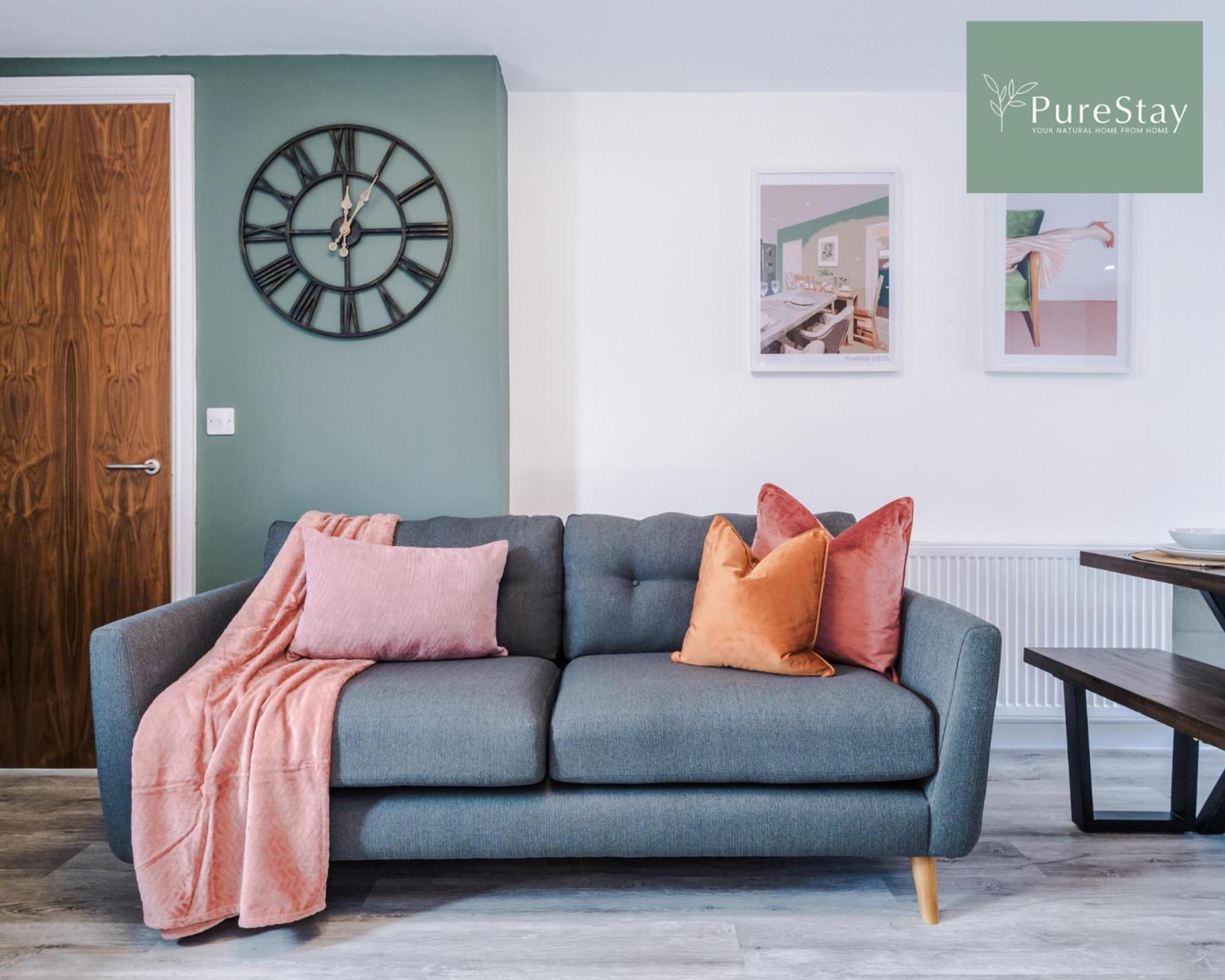 Stunning Five Bedroom Manchester House With Free Parking By Purestay Short Lets & Serviced Accommodation ภายนอก รูปภาพ