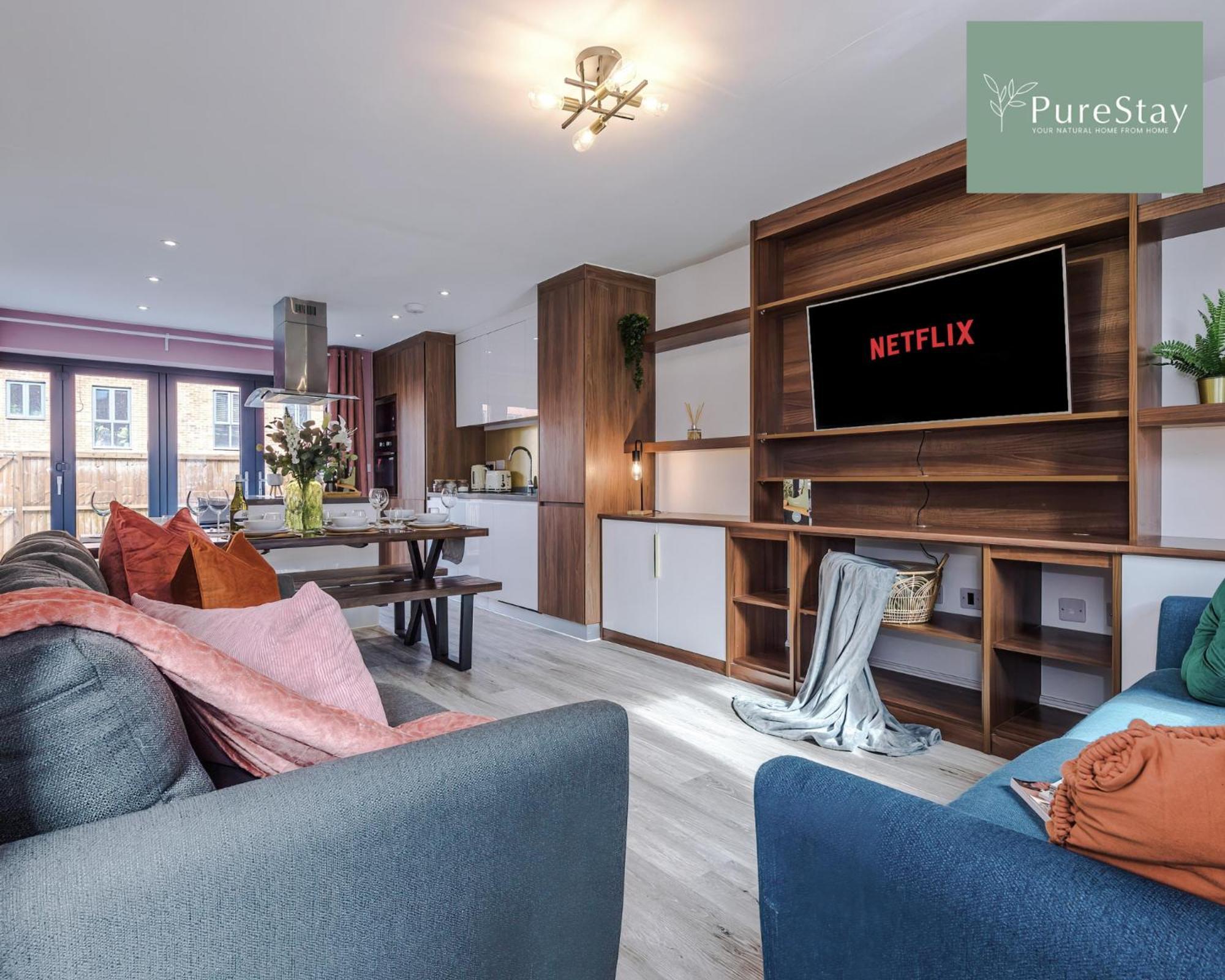Stunning Five Bedroom Manchester House With Free Parking By Purestay Short Lets & Serviced Accommodation ภายนอก รูปภาพ