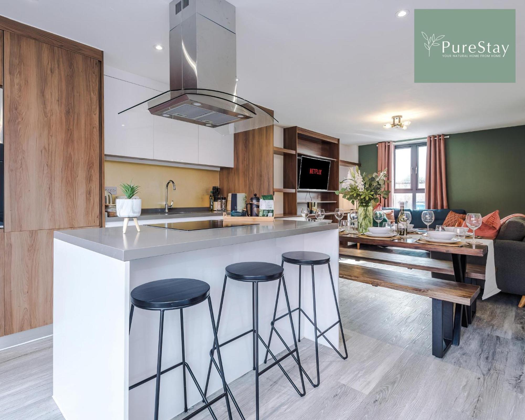 Stunning Five Bedroom Manchester House With Free Parking By Purestay Short Lets & Serviced Accommodation ภายนอก รูปภาพ