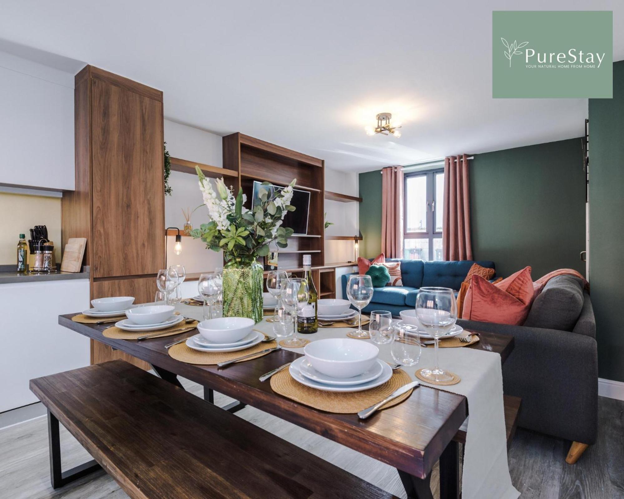 Stunning Five Bedroom Manchester House With Free Parking By Purestay Short Lets & Serviced Accommodation ภายนอก รูปภาพ