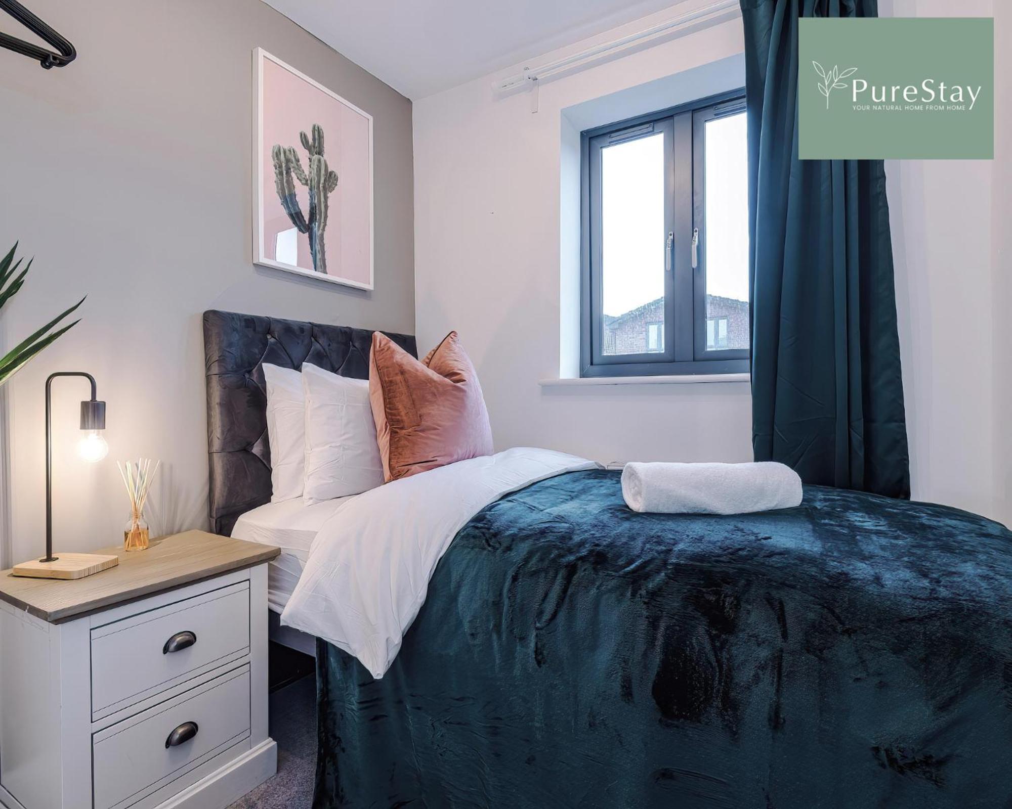 Stunning Five Bedroom Manchester House With Free Parking By Purestay Short Lets & Serviced Accommodation ภายนอก รูปภาพ
