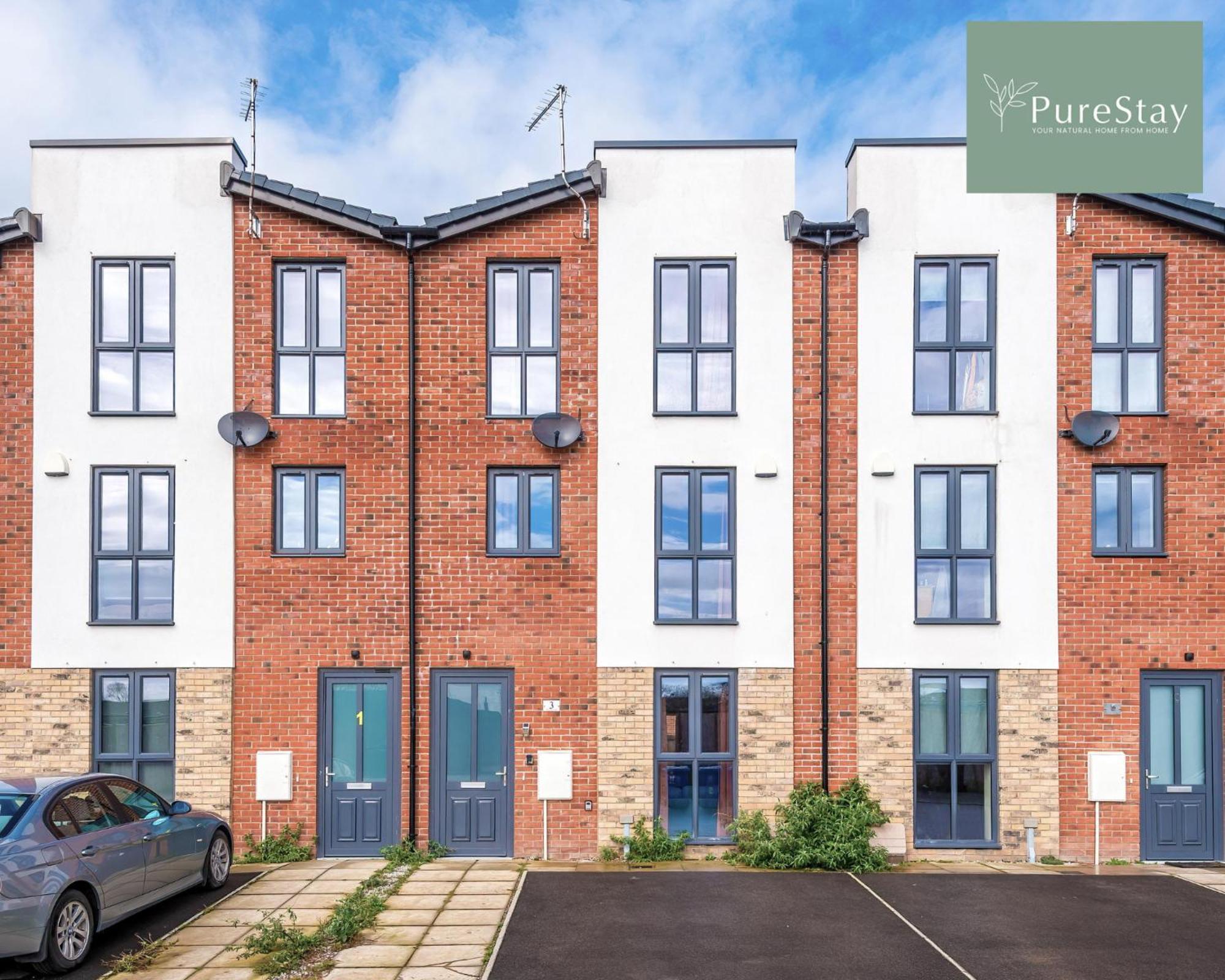Stunning Five Bedroom Manchester House With Free Parking By Purestay Short Lets & Serviced Accommodation ภายนอก รูปภาพ