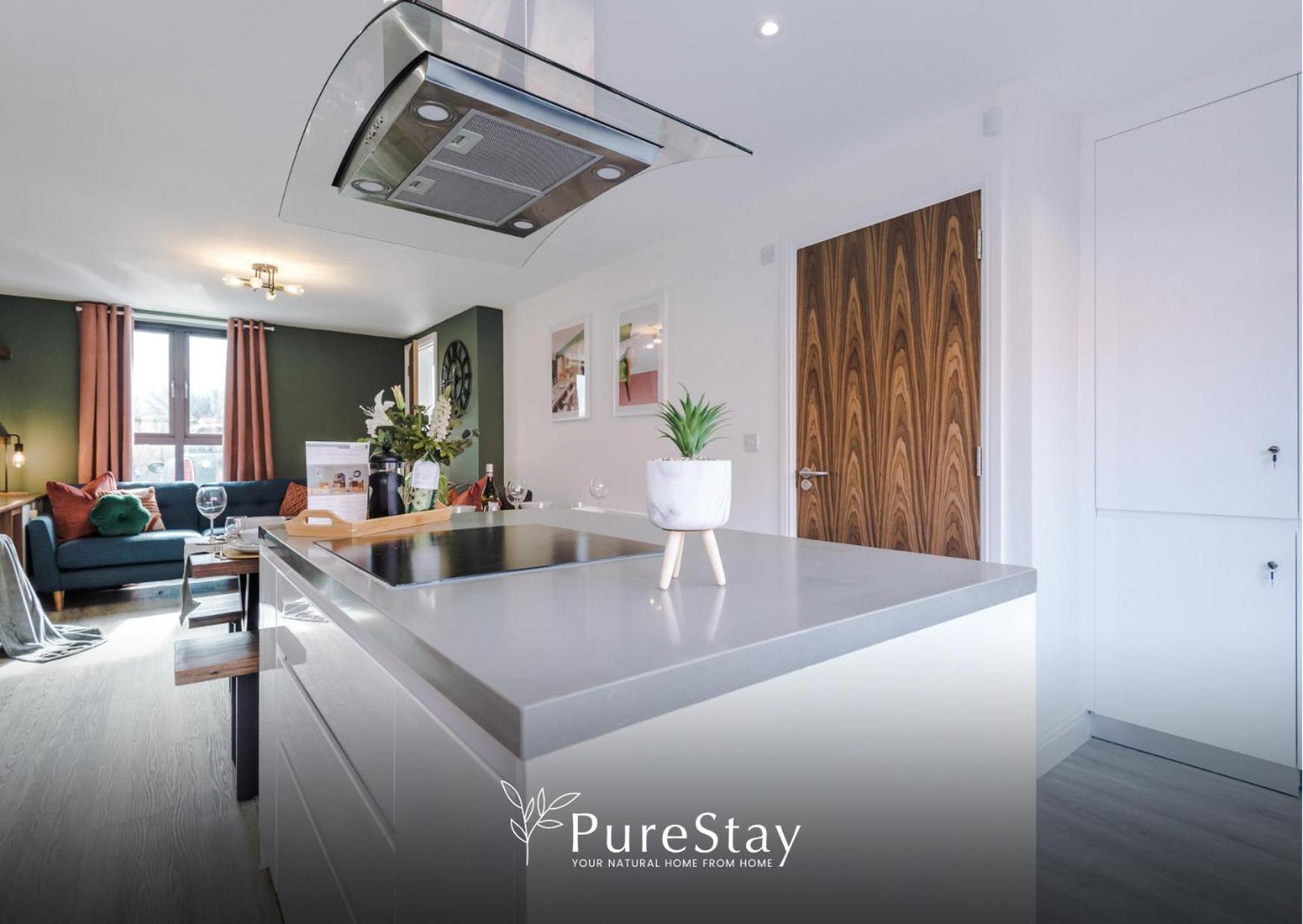 Stunning Five Bedroom Manchester House With Free Parking By Purestay Short Lets & Serviced Accommodation ภายนอก รูปภาพ