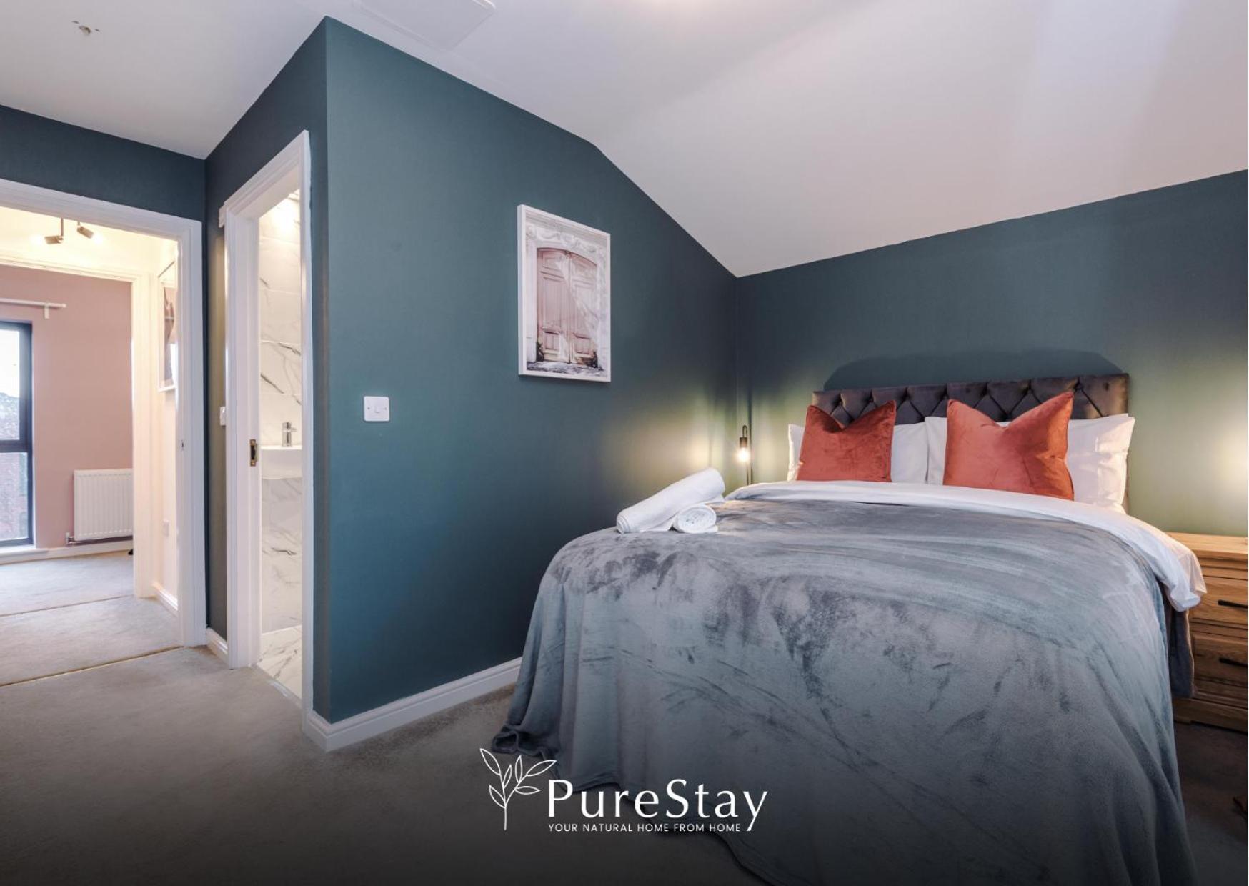 Stunning Five Bedroom Manchester House With Free Parking By Purestay Short Lets & Serviced Accommodation ภายนอก รูปภาพ