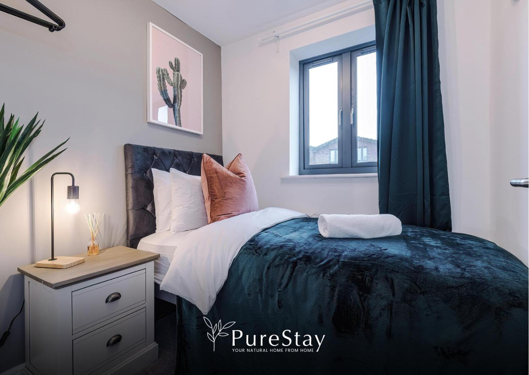 Stunning Five Bedroom Manchester House With Free Parking By Purestay Short Lets & Serviced Accommodation ภายนอก รูปภาพ