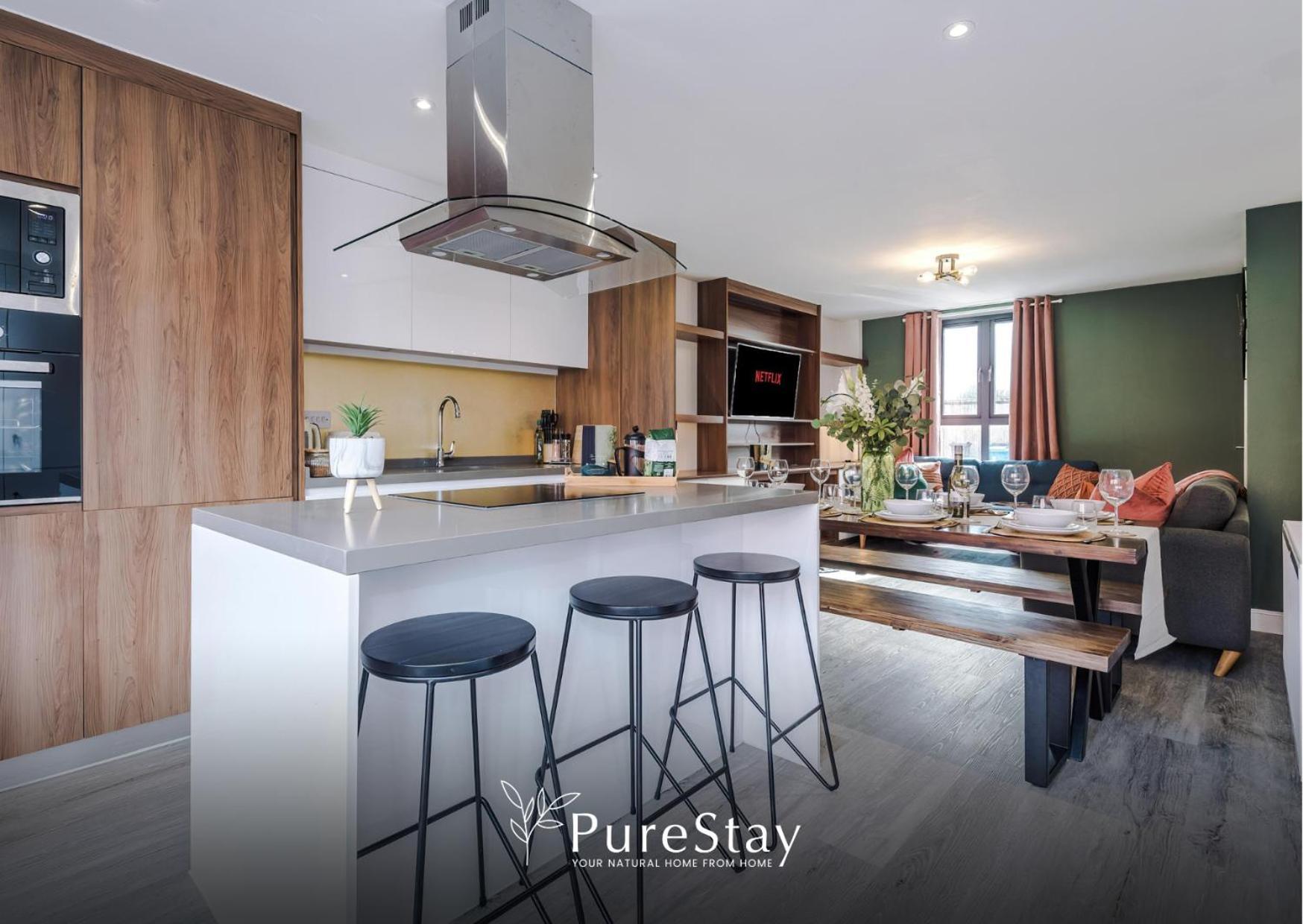 Stunning Five Bedroom Manchester House With Free Parking By Purestay Short Lets & Serviced Accommodation ภายนอก รูปภาพ